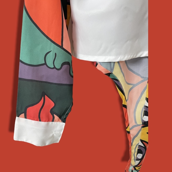 Vero Moda Top with one side printed. - Picture 6 of 7